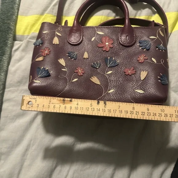 Portland Leather Raindrop Crossbody Floral Embroidered Burgundy Bag - Picture 7 of 13